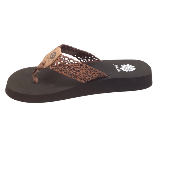 Yellow Box Women’s Wally Tan Flip Flop Sandal Size 9 or 10 - Picture 3 of 10